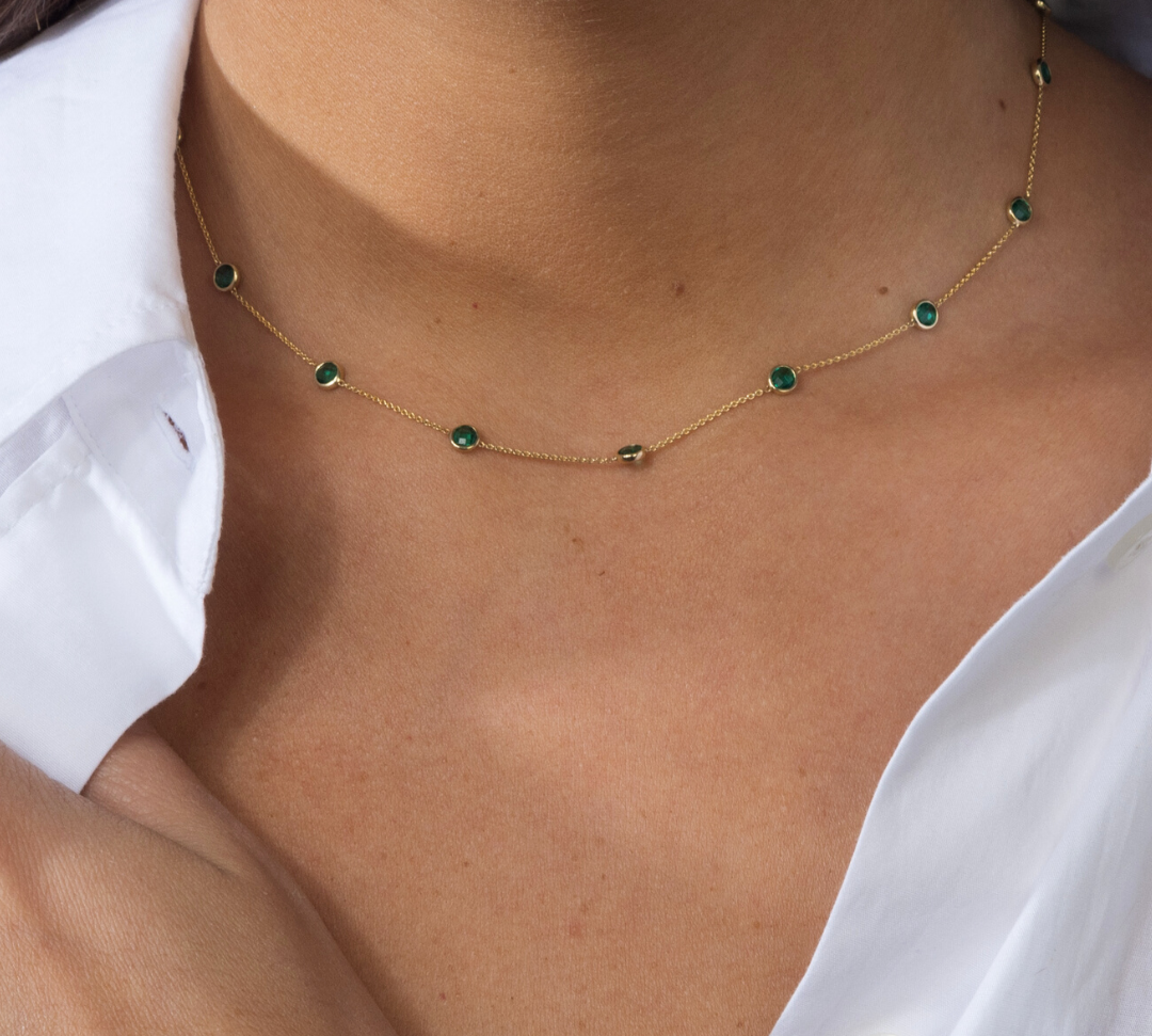 Bezel Set Emerald Choker Necklace | 14K Solid Gold Emerald Necklace | MONTENERI JEWELRY