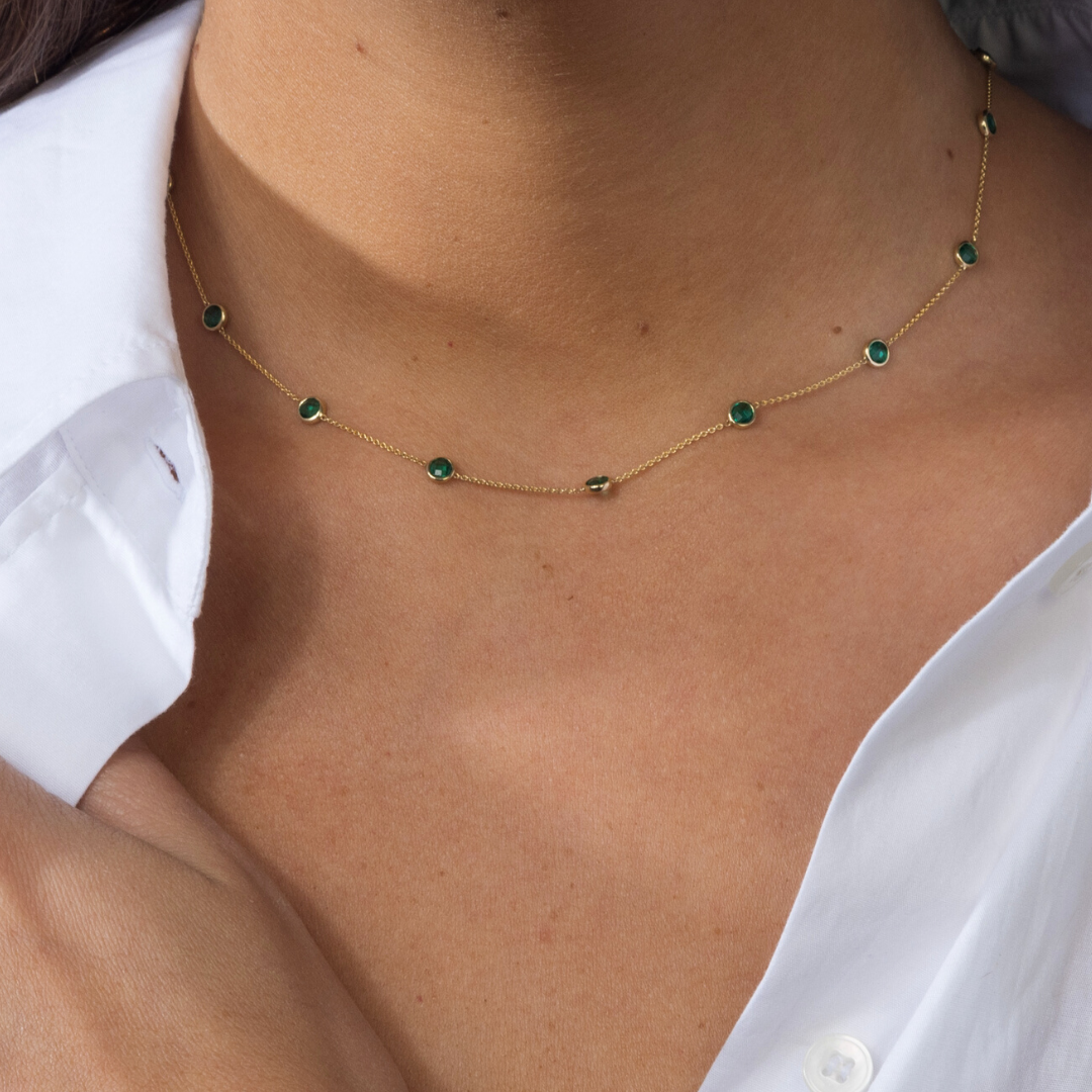 Bezel Set Emerald Choker Necklace | 14K Solid Gold Emerald Necklace | MONTENERI JEWELRY